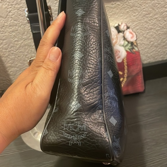 MCM Document/Messenger Monogram Bag - Picture 9 of 15